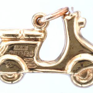 9CT SCOOTER CHARM