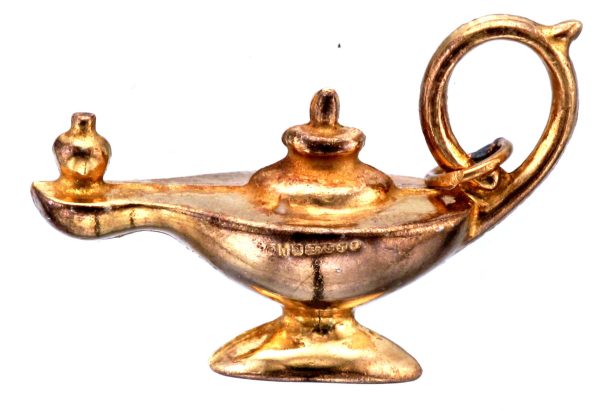 VINTAGE -9CT ALADDIN LAMP