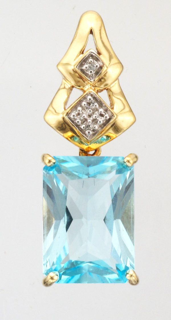 9CT RECT TOPAZ-DIA PENDT