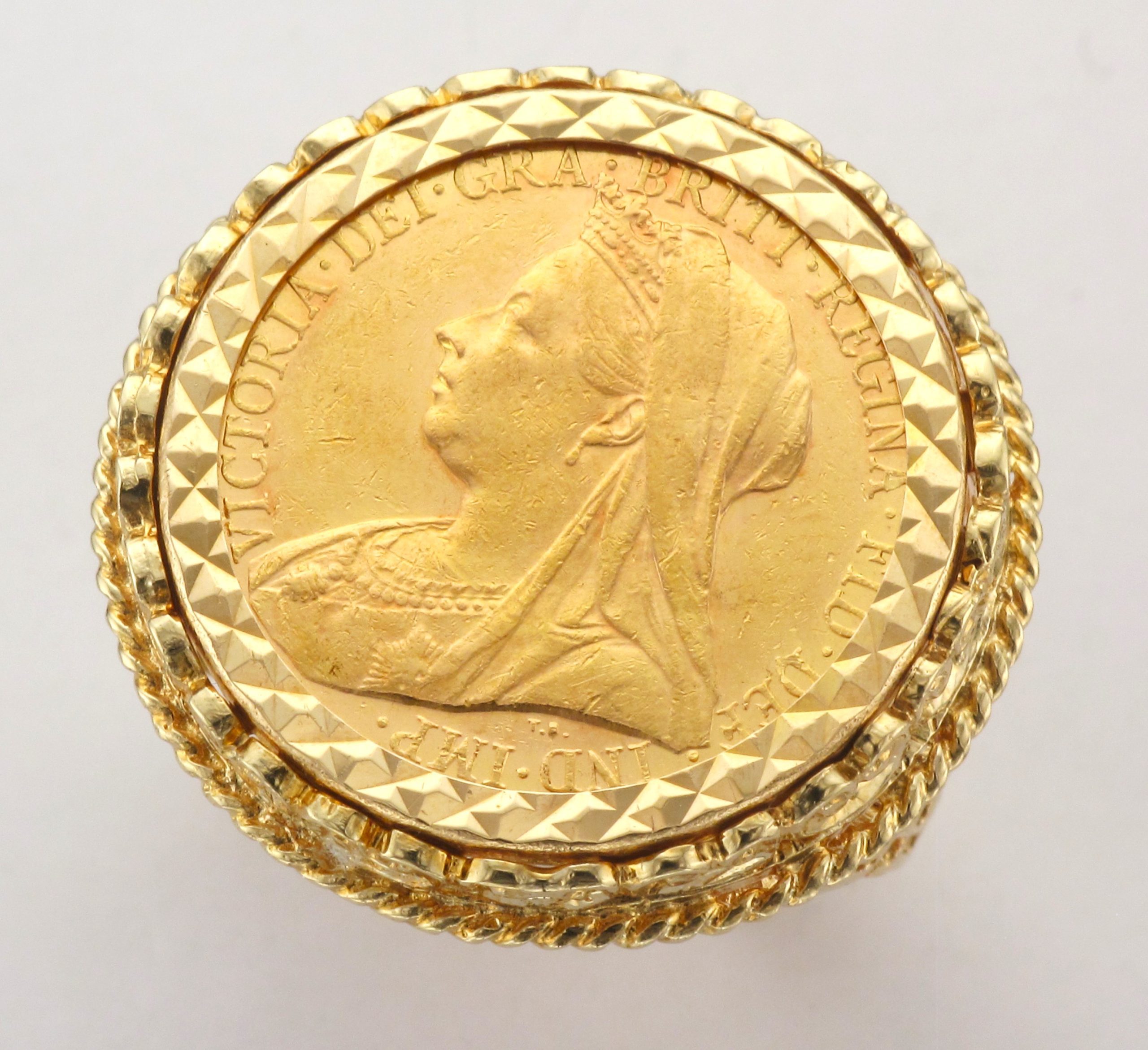 thumbnail image 2 of 9ct Yellow Gold Full Sovereign Ring Mount – Plain Sides, Hallmarked, Unbranded 2 of 5