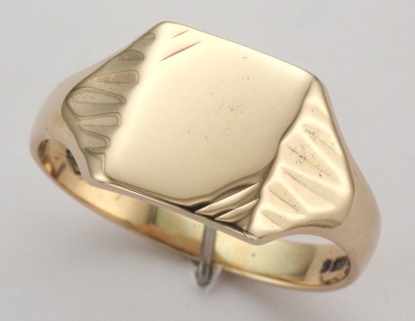 VINTAGE - 9CT SQ SIG RING