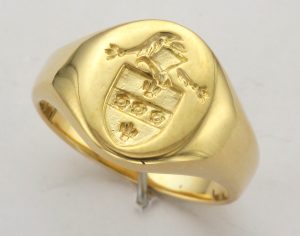18CT ENG SEAL OVAL SIG RG