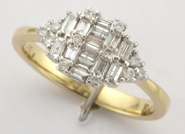 9ct Gold 26 Stone Diamond Set Kite Cluster Ring