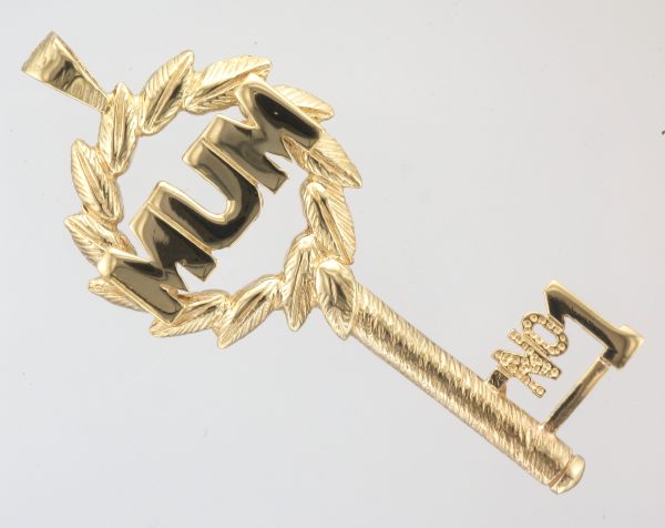 9CT NO 1 MUM LEAF KEY PDT