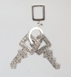 9CTW DIA 2X KEY CHARM PDT
