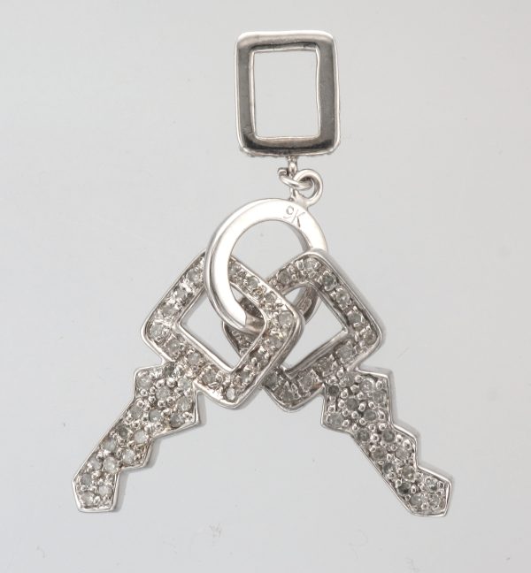 9CTW DIA 2X KEY CHARM PDT