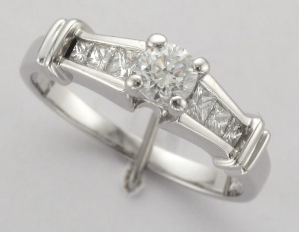 18ct White Gold Solitaire Diamond Ring & Princess Diamond Should