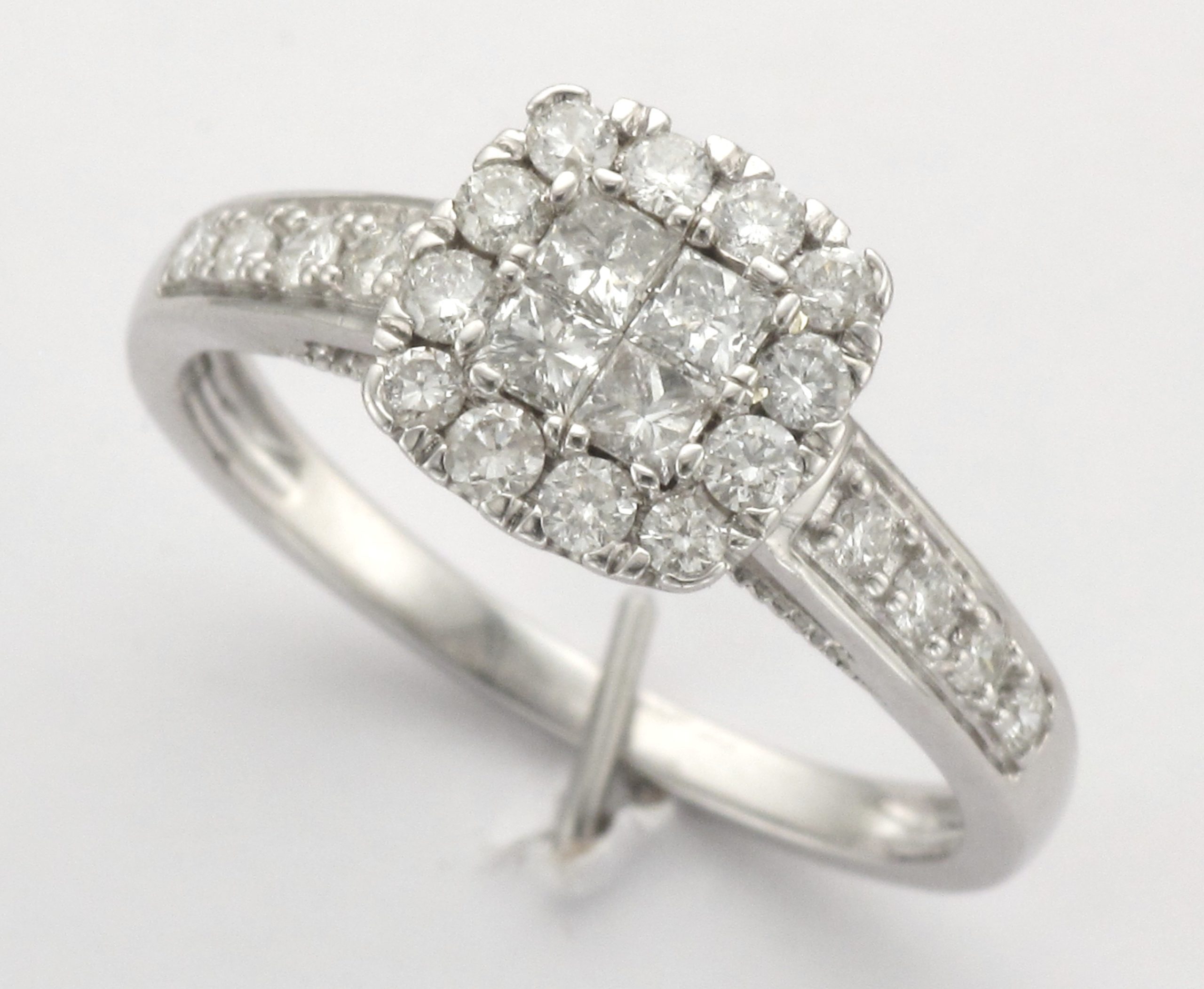 9CTW 16-DIA CUSH CL RING