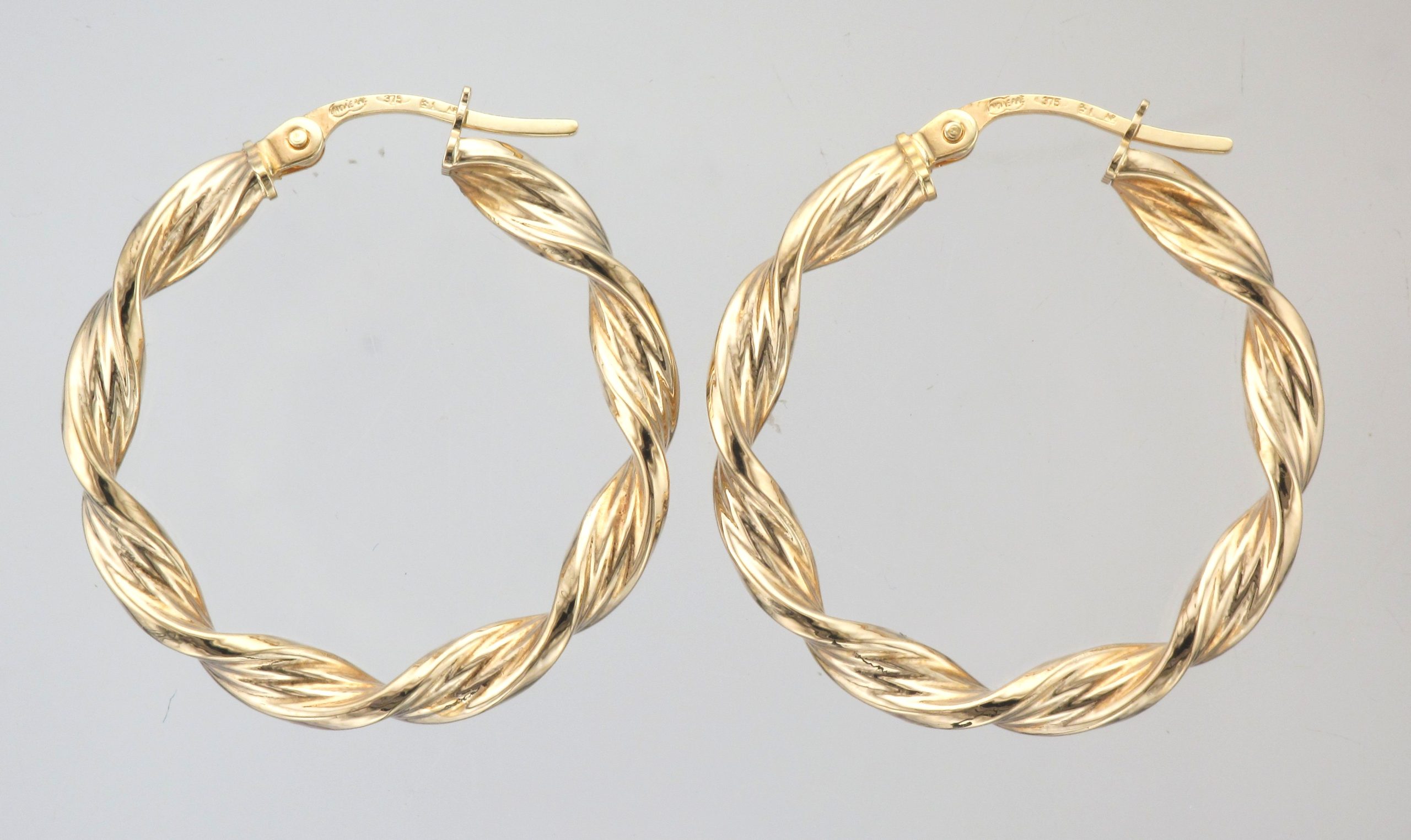 9CT 26MM RIBB TWIST HOOPS