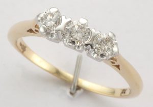 9CT 3ST DIA CLW/CHAN RING