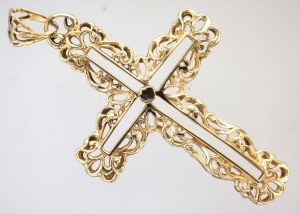 9CT OPEN WORK SURR CROSS