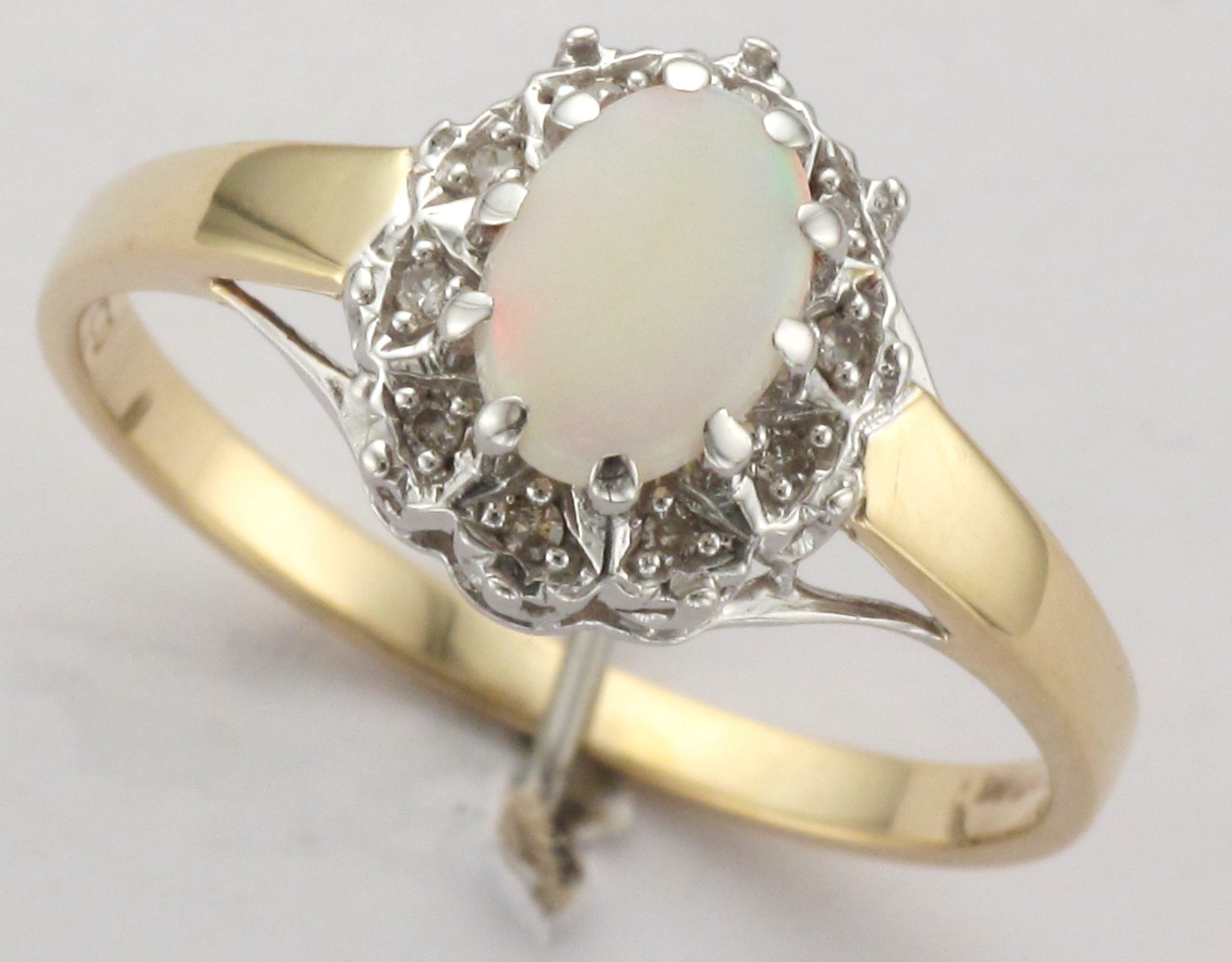 9CT OPAL/DIA OVAL CL RING