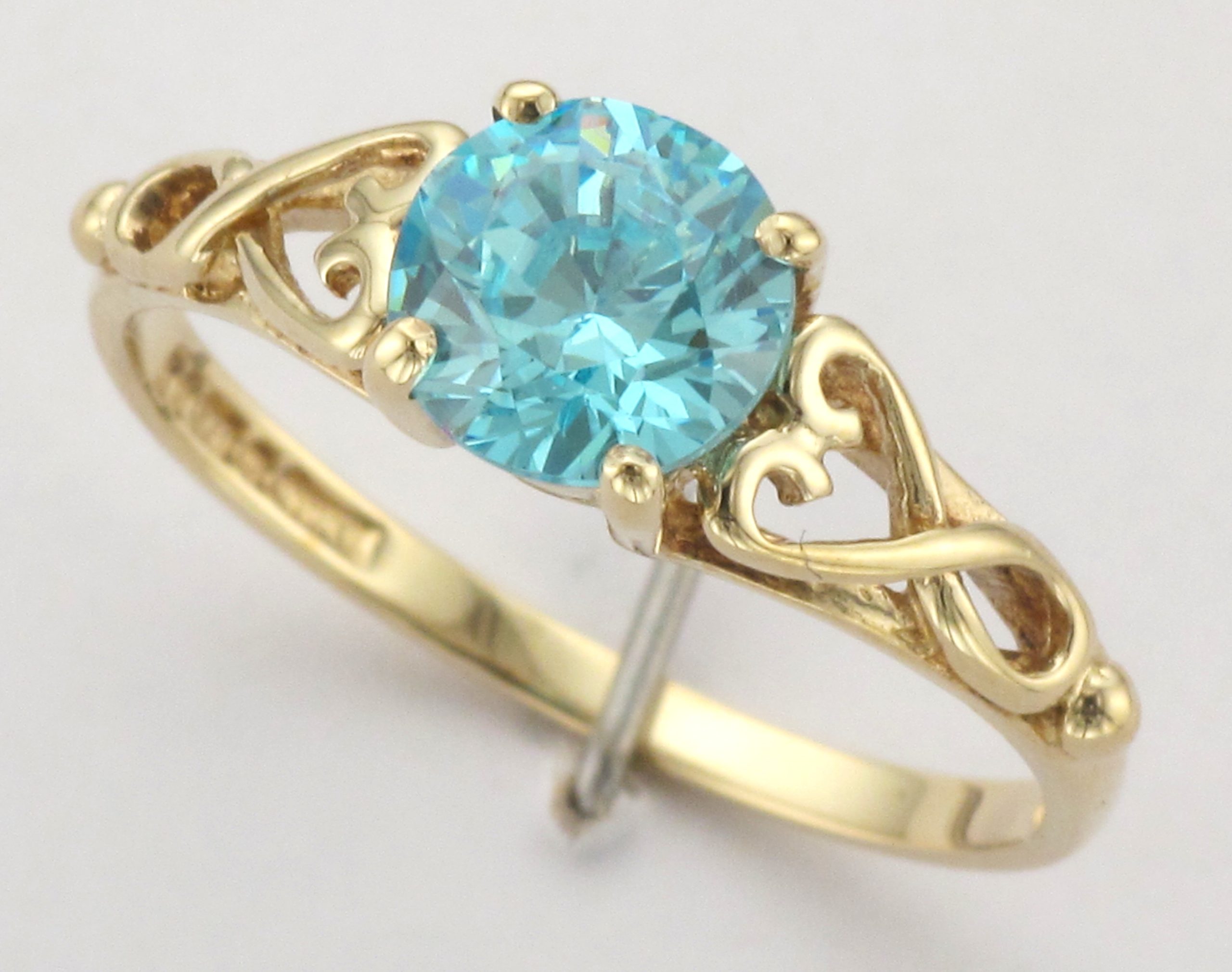 9ct Gold Single Stone Blue Topaz Ring