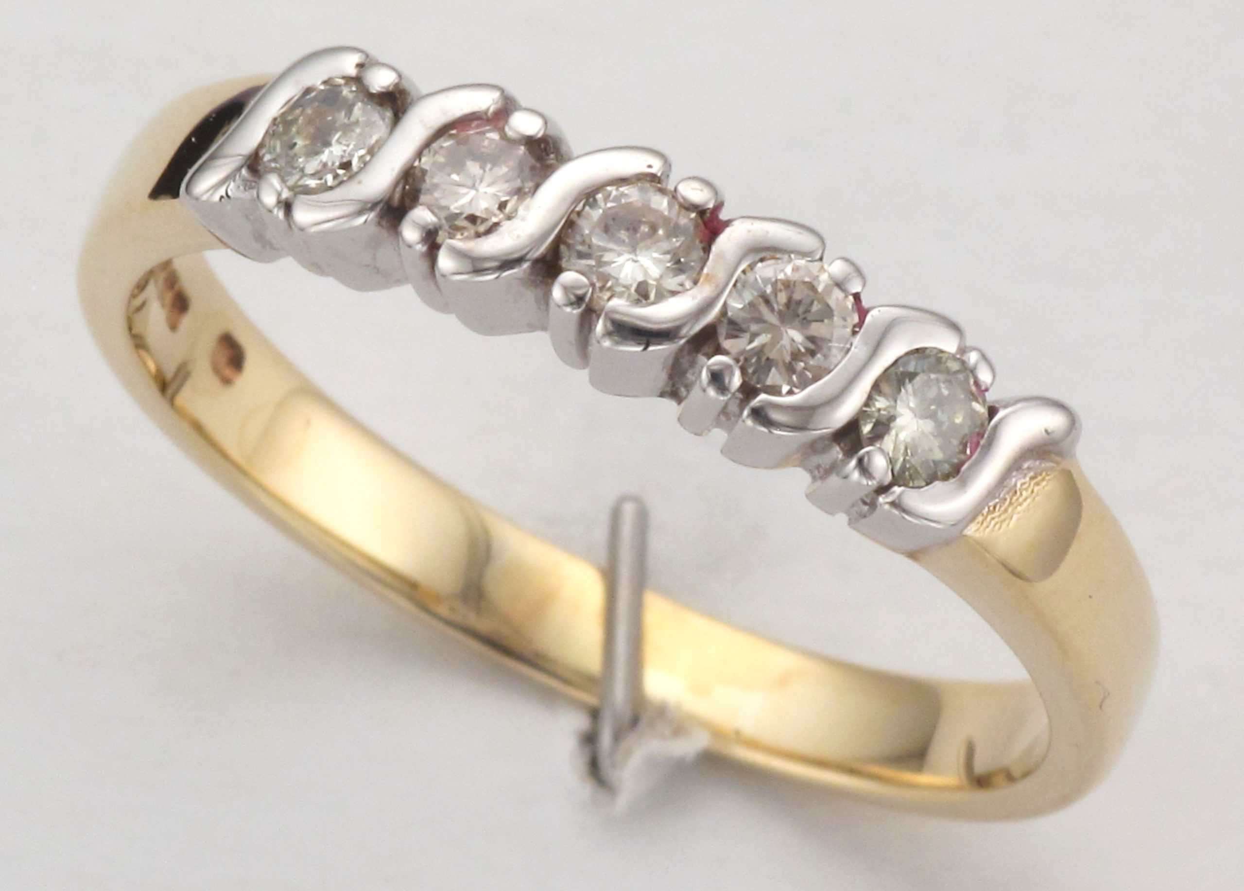 9CT 5ST DIA CLW/XO CHN RG