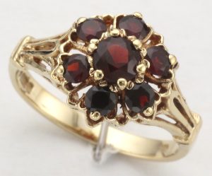 9CT 7ST GARN RND CL RING