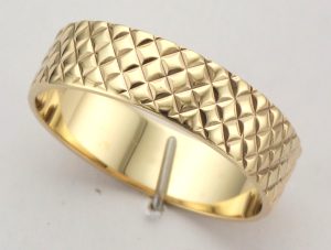 9CT 5.4MM HOBNAIL PAT WED